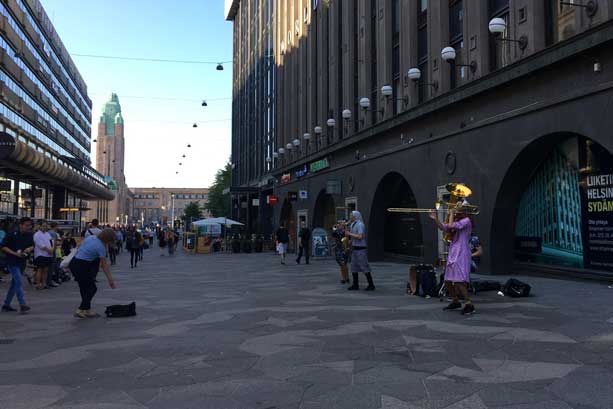 Streetmusicians in Helsinki centre Keskuskatu