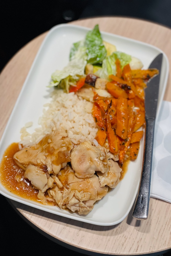 Chicken dinner in the Finnair Business Lounge