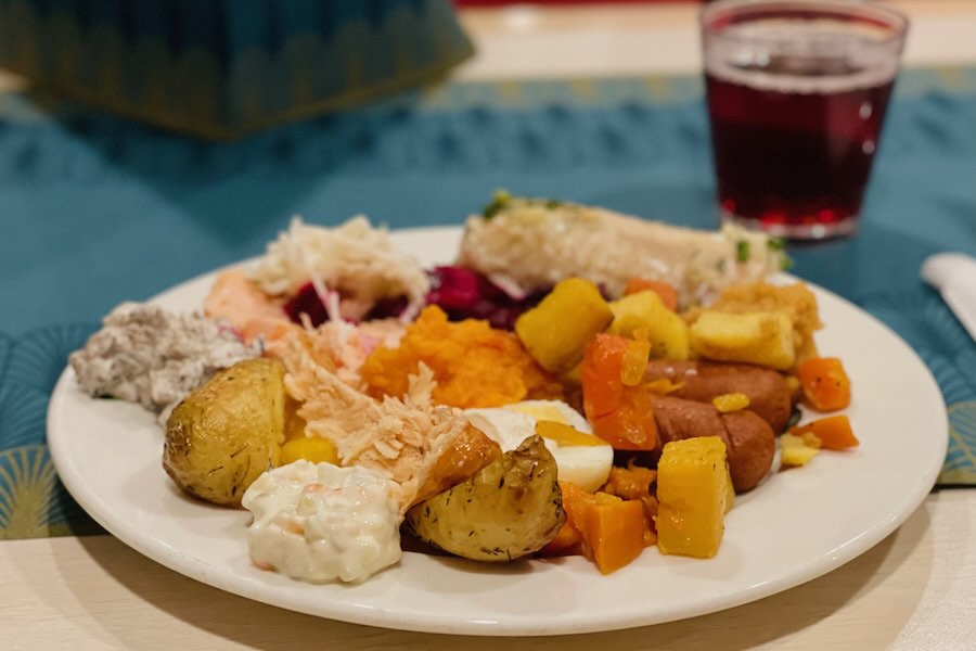 Silja Line Christmas buffet mains without red or white meat, plate 2